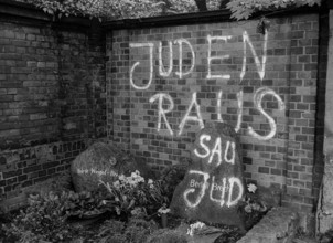 GDR, Berlin, 12 May 1990, demonstration/ rally against desecration of Brecht's grave, Jews out,