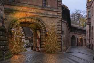 Handwerkerhof, former armoury at the Königstor, city wall, Christmas trees, Christmas lights,