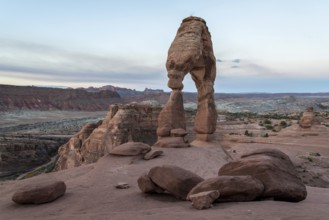 Sunrise over Delicate Arch in the Arches National Park, USA, North America