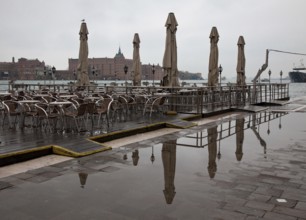 Italy Venice Zattere quay -145 Restaurant terrace on a pontoon on the Canale della Guidecca in