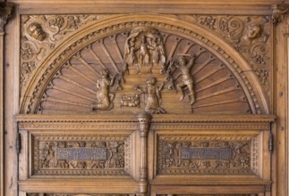 Hall door by Tönnies Evers from 1573, relief with the judgement of Solomon