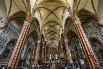 Catedral de Verona -Duomo di Verona, Cattedrale di Santa Maria Matricolare-, Verona, patrimonio de