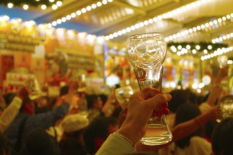 Everyone Cheers image (Okutoba Fest). Shooting Location: Yokohama-city kanagawa prefecture
