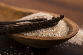 Vanilla sugar and vanilla beans