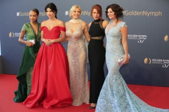 Reign Edwards, Jacqueline MacInnes Wood, Katherine Kelly Lang, Courtney Hope and Heather Tom from