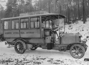 Bus in the winter of 1911. The swedish bus company Scania Vabis bus the Omnibus Nordmarksbussen on