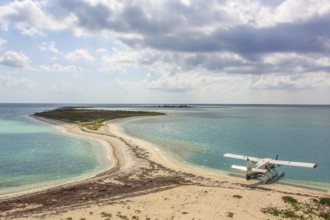 Sea plane docking at Dry Tortugas.Dry Tortugas, is the National Park, less visited of the United