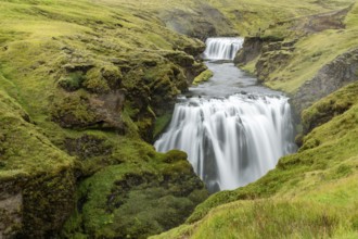 Innri-Fellsfoss and Fremri-Fellsfoss, River Skoga above Skogafoss, Suðurland, Iceland, Europe