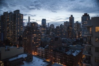 Manhattan in the evening - Upper East Side with a view to the south-west of New York City