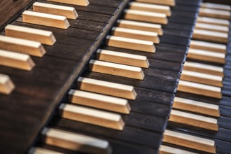 Keyboard of a pipe organ
