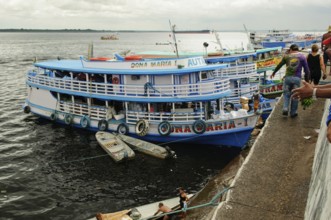 2012-02-03_17-53-43_DSC_6926.jpg, Manaus, Brasil