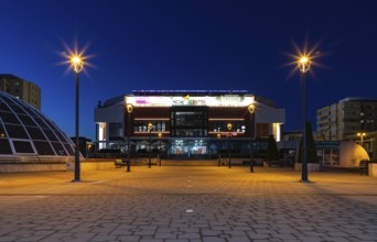 A picture of the MCM Center Office & Retail shopping center in Iasi, at night