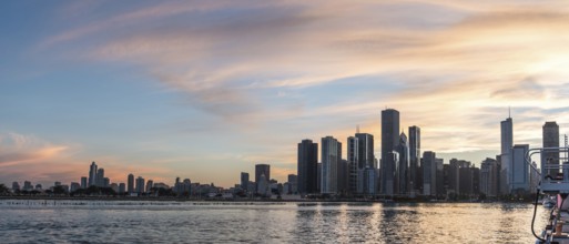 Sunset over the skyline of Chicago, from Navy Pier, USA, North America