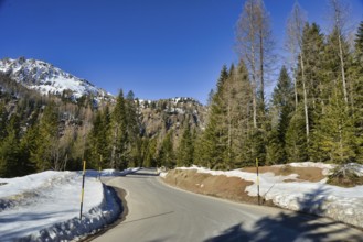 Road in the mountains, photo picture digital image, in the italian european dolomiti alps mountains