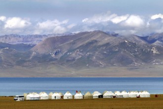 Yurt camp for tourists at Lake Songköl (Son Kul, Song Kol), Kyrgyzstan, Asia