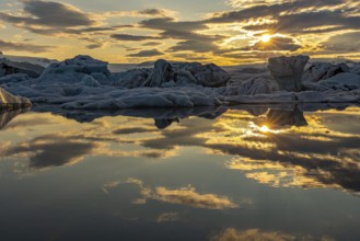 Evening at Jökulsarlon, south coast, Iceland, Europe