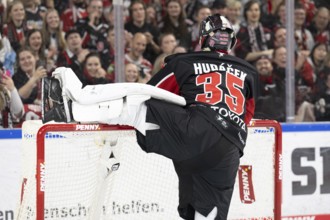 Laura Dick Cologne, LanxessArena, North Rhine-Westphalia, Julius Hudacek (Koelner Haie, #35), PENNY