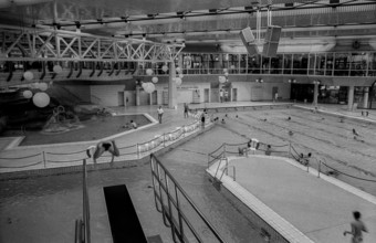 Germany, Berlin, 22.11.1994, SEZ, sports and recreation centre, swimming pool, Europe