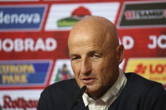 Coach Peter Zeidler (VfL Bochum) at press conference, PK after the match of the 1st FBL: 24-25: 3rd