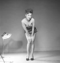 Sweden 1948. Kristoffersson Ref AT46-9 Woman in photo studio back in the day. A young woman with