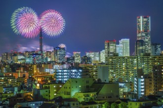 Yokohama skyline and fireworks (Minato Mirai smart Festival). Shooting Location: Yokohama-city