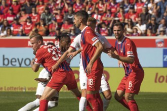 Football match, from left to right Lennard MALONEY 1.FC Heidenheim, Junior ADAMU SC Freiburg,