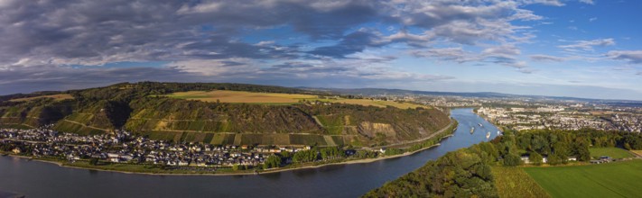 A hike along the Rhine with a view in late summer