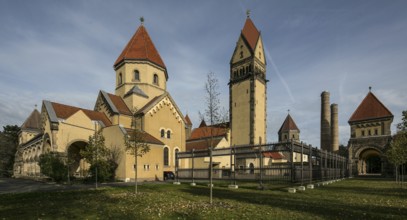Leipzig, South Cemetery, west chapel on the left, bell tower in the centre, crematorium by Otto