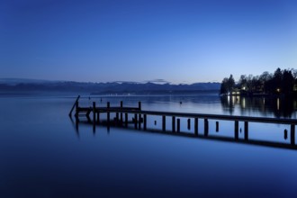 An image of the Starnberg Lake by nigth