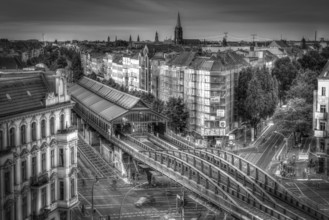 The centre for nightlife is the region around the U-Bahn station Eberswalder Straße at the