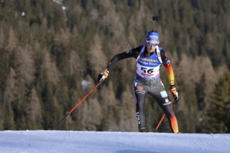 Top on the track: Franziska Preuß (SC Haag) crossing the finish line in the pursuit at the IBU