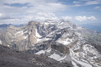 Monte Perdido, 3355 meters, route of ascent to the Taillon, French Pyrenees, France, Europe