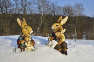 Easter bunny meets snowman, Easter bunny meets snowman
