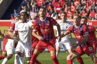 Football match, from left to right Junior ADAMU SC Freiburg, Marvin PIERINGER 1. FC Heidenheim,