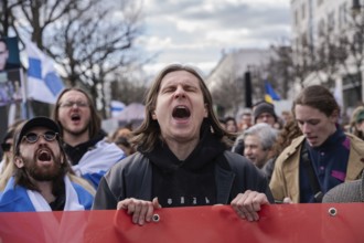 17.03.2024, Berlin, Germany, Europe, Thousands of people protest in front of the Russian Embassy on