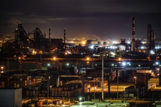 Factory night view of the Keihin region (taken from Kawasaki Marien). Shooting Location: Kawasaki