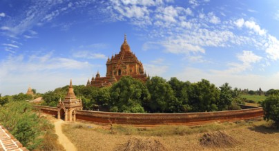 Panorama view of Htilominlo Pagoda (Paya) in Bagan, Myanmar (Burma)