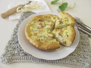 Asparagus quiche with ham and herbs