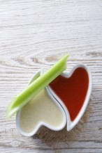 Celery dippen