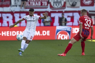 Football match, Vincenzo GRIFO SC Freiburg left with a pass into the deep, Lennard MALONEY 1.FC