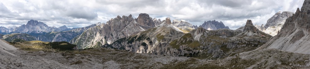 Scenic wild alpine landscape around the 3 Zinnen mountains, the dolomites in South Tirol