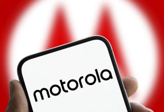Motorola logo is displayed on smartphone.