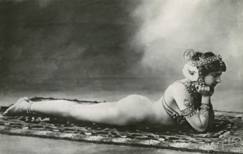 Mata Hari. Margaretha Geertruida MacLeod (née Zelle, 7 August 1876 – 15 October 1917), better known