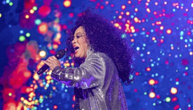 Motown legend Diana Ross (80) at the Memorial Coliseum, Los Angeles, USA, the 1984 Olympic Stadium,