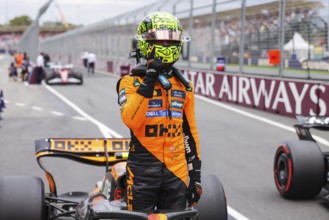 MELBOURNE, AUSTRALIA - MARCH 15: Lando Norris of Great Britain drives the McLaren Formula 1 Team