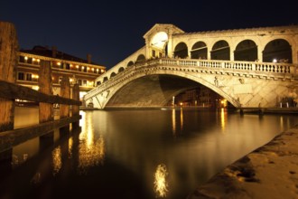 Ponte di Rialto by night in Venice