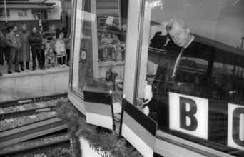 Germany, Potsdam, 01.04.1992, Reopening of the Berlin Potsdam S-Bahn line, Eberhard Diepgen, Mayor