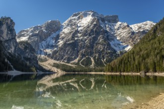 Lago di Braies and mountains, Lake Braies in Dolomite Alps, South Tyrol, Italy, Europe