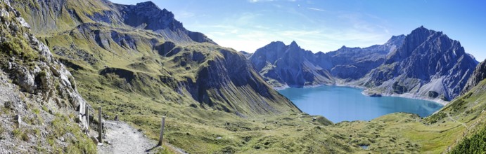 Panoramic view of the Lüner See from the Lünerkrinne, in the background Seekopf, Kanzelköpfe and