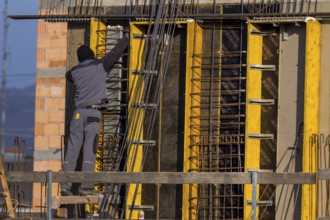Baustelle für ein Haus für mehrere Mieter. Städtischer Wohnungsbau in der Stadt. Österreich